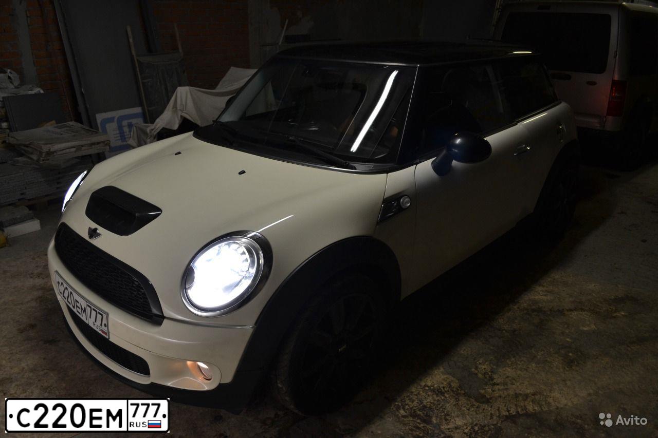 Фото автомобиля MINI MINI COOPER S, 2009 — госномер М764ВО702. Цвет: Белый