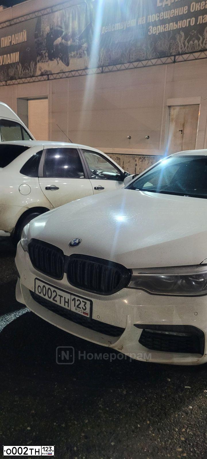 Фото автомобиля BMW SERIE 5, 2017 — госномер О002ТН123. Цвет: БЕЛЫЙ