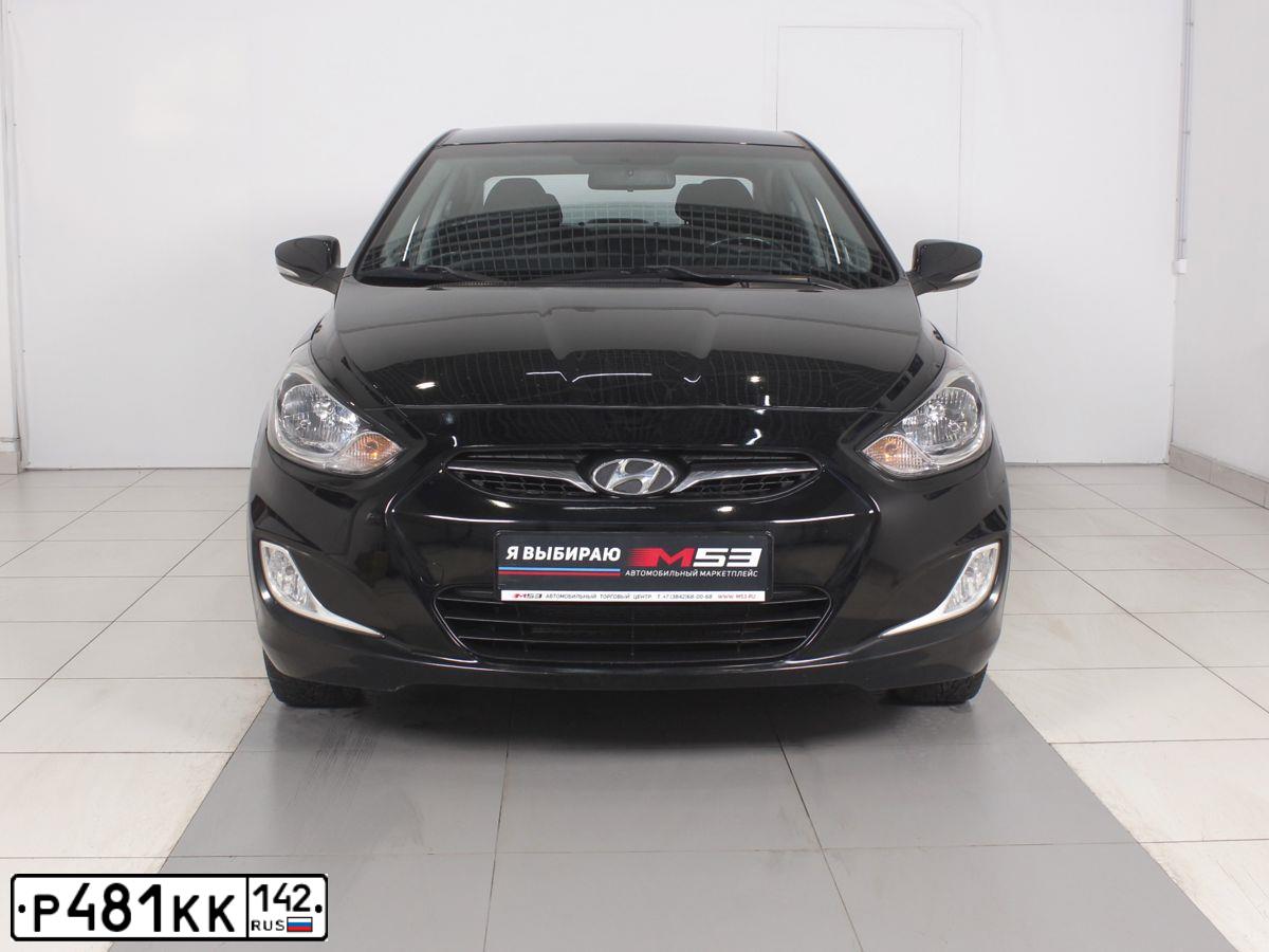 Фото автомобиля HYUNDAI SOLARIS, 2012 — госномер Р481КК142. Цвет: ЧЕРНЫЙ
