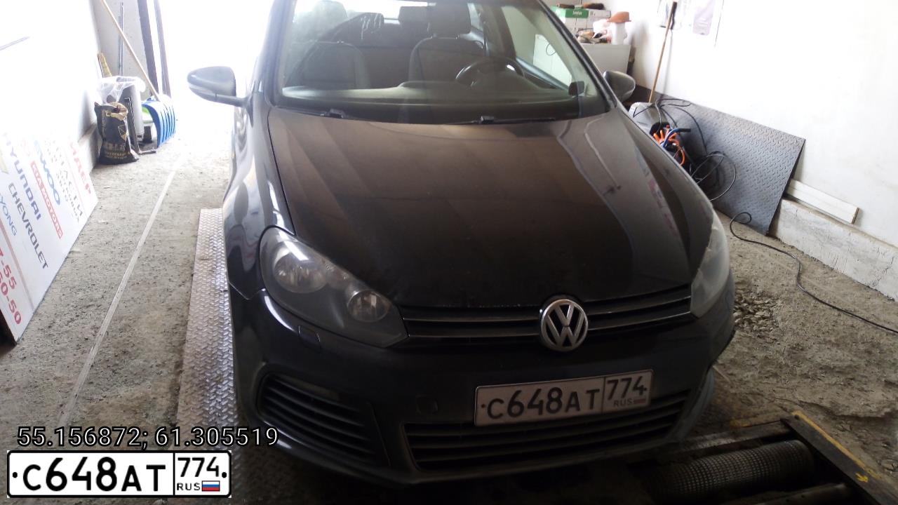 Фото автомобиля VOLKSWAGEN GOLF, 2010 — госномер С648АТ774. Цвет: ЧЕРНЫЙ