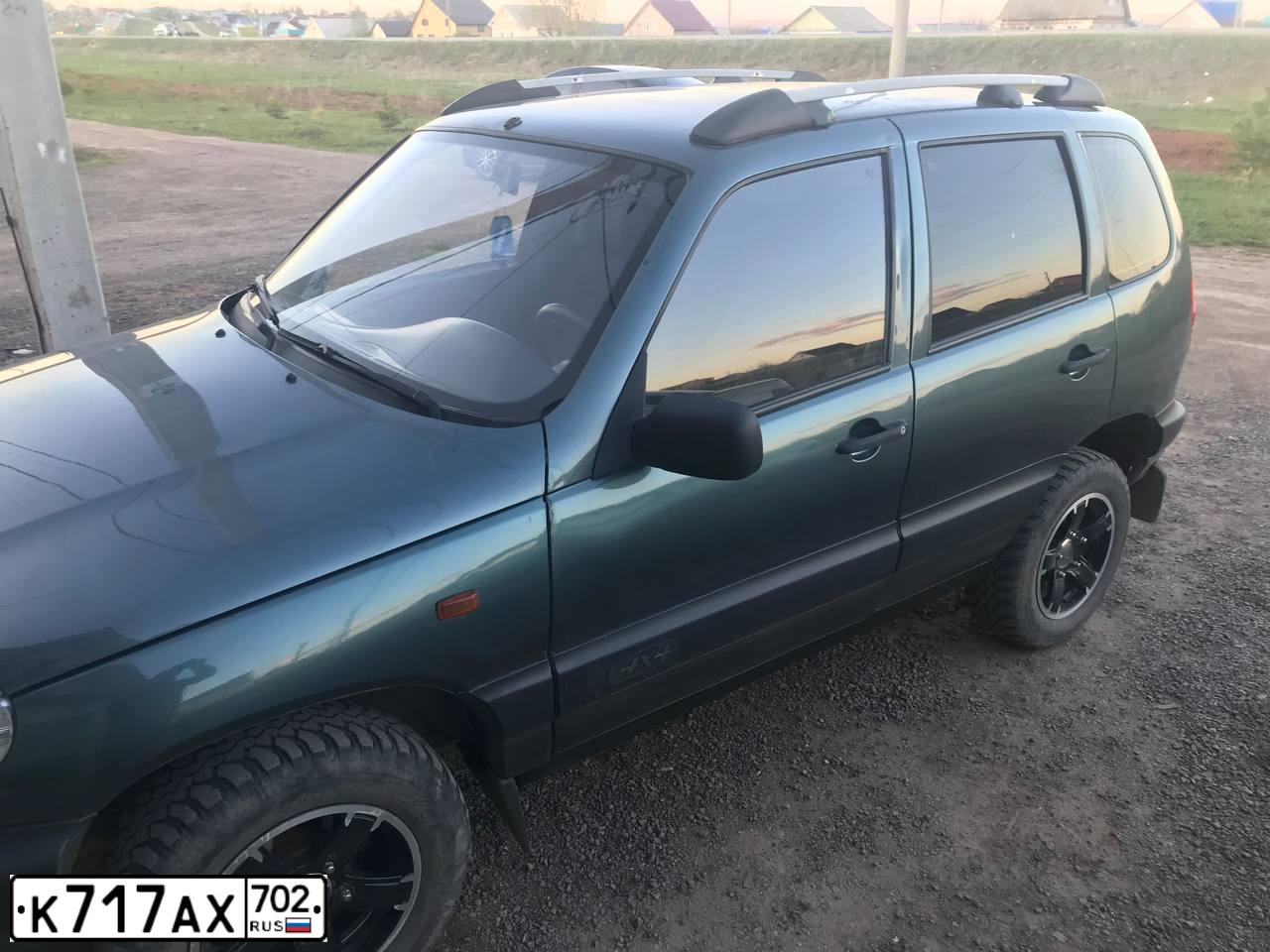 Фото автомобиля CHEVROLET NIVA, 2008 — госномер Х611МК196
