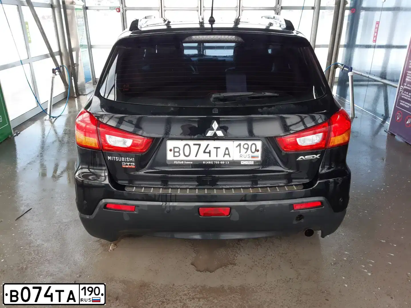 Фото автомобиля MITSUBISHI ASX, 2012 — госномер В074ТА190. Цвет: ЧЕРНЫЙ