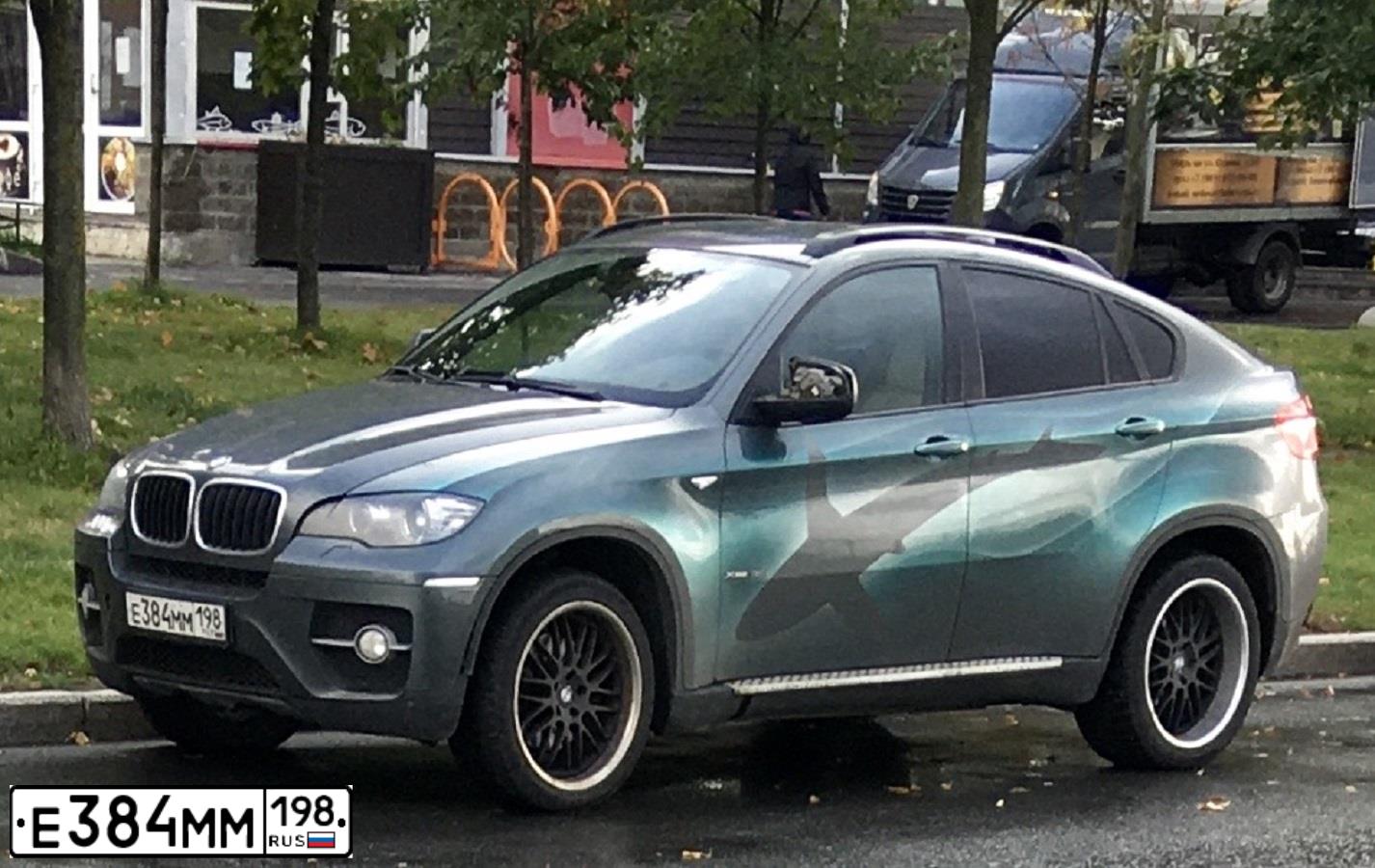 Фото автомобиля BMW X6, 2010 — госномер Е384ММ198. Цвет: СЕРО ЗЕЛЕНЫЙ