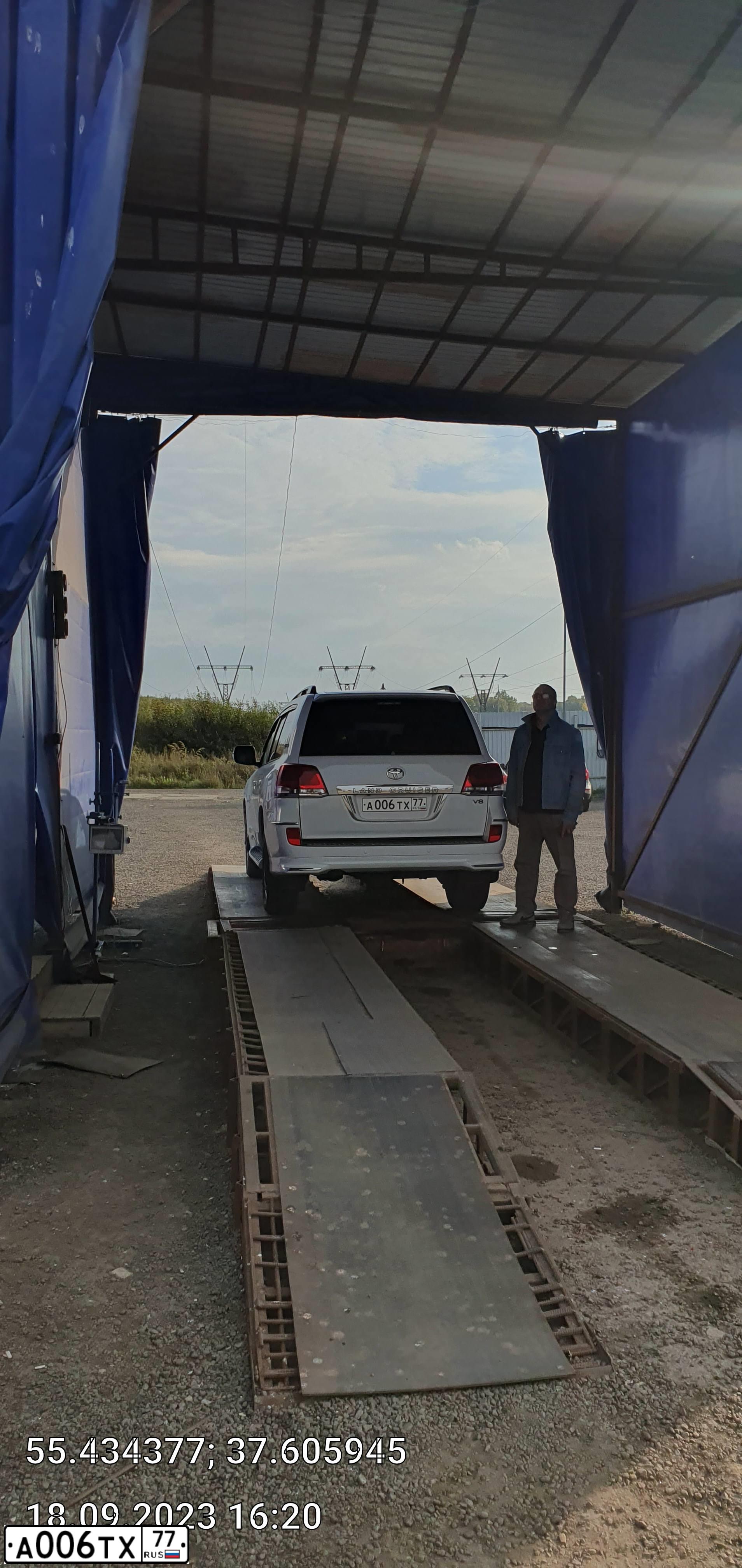 Фото автомобиля GAZ 3110 WOLGA, 1997 — госномер А006ТХ77. Цвет: СЕРЫЙ