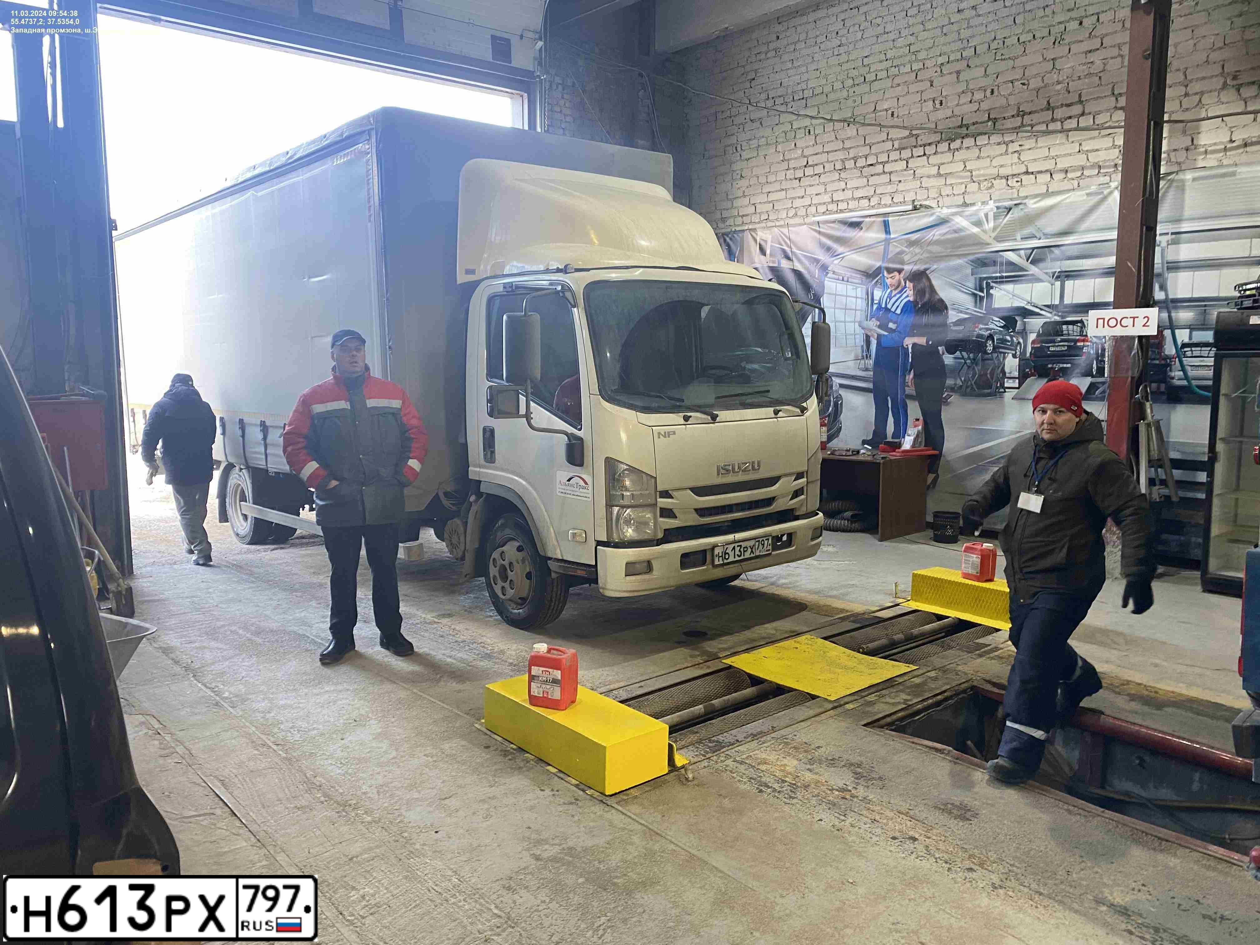 Фото автомобиля ISUZU NPR, 2020 — госномер У430КО797. Цвет: Белый