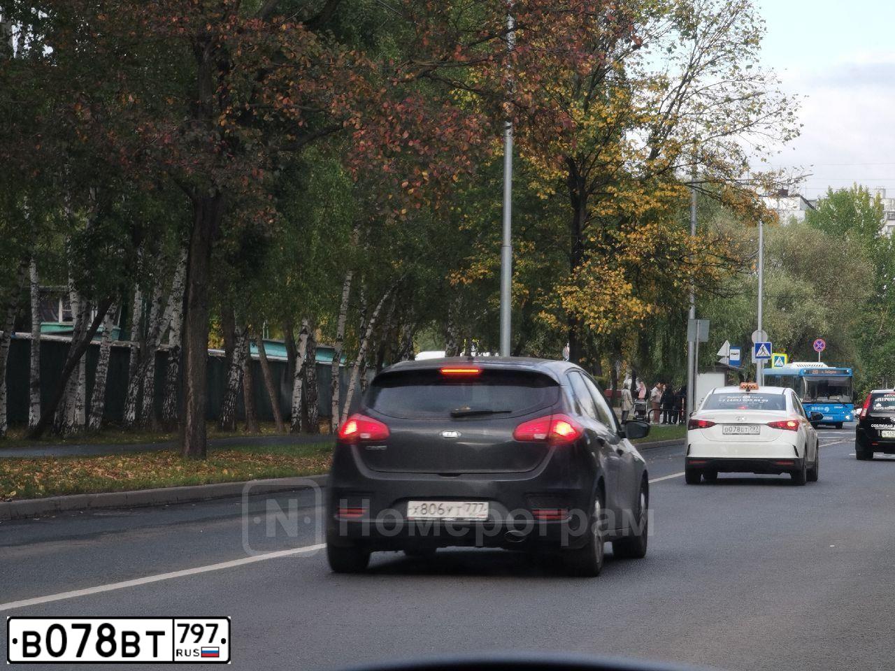 Фото автомобиля BMW 318I, 2007 — госномер О369ТХ32. Цвет: ЧЕРНЫЙ