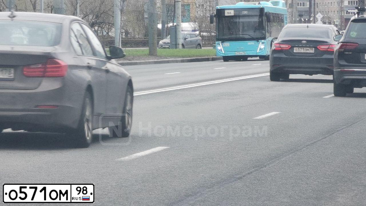 Фото автомобиля DATSUN ON-DO, 2014 — госномер О842НТ198. Цвет: ЧЕРНЫЙ