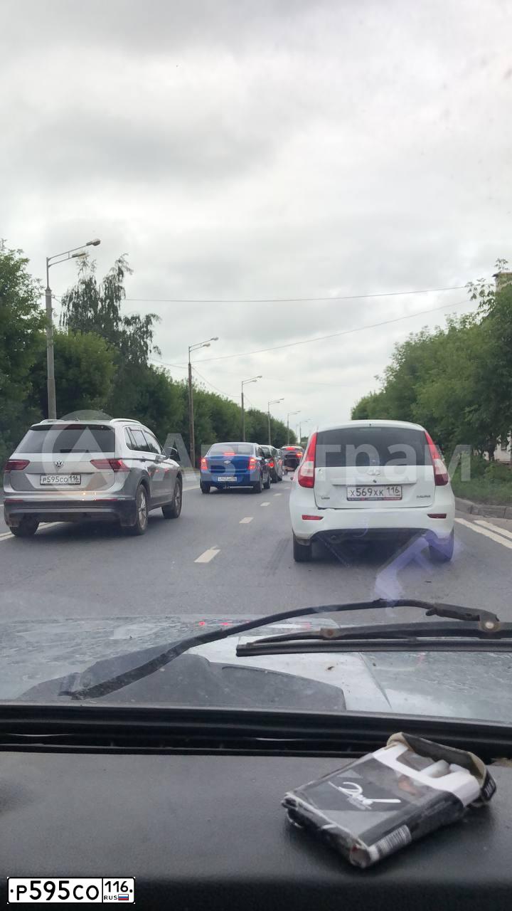 Фото автомобиля VOLKSWAGEN TIGUAN, 2017 — госномер Р595СО116. Цвет: СЕРЕБРИСТЫЙ