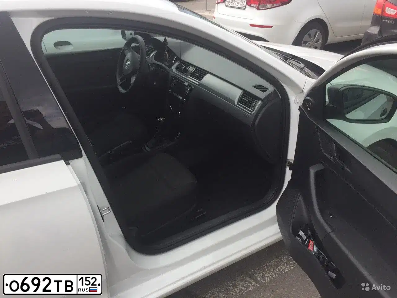 Фото автомобиля KIA RIO, 2017 — госномер О692ТВ152. Цвет: Белый