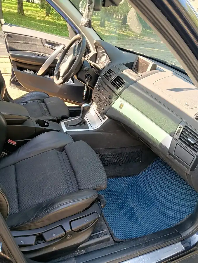 Фото автомобиля BMW X3, 2006 — госномер С070МК797. Цвет: ТЕМНО СИНИЙ