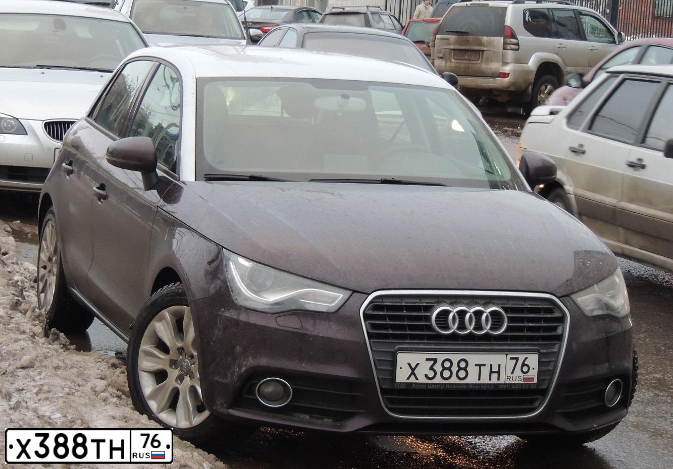 Фото автомобиля AUDI A1 SPORTBACK, 2013 — госномер Х388ТН76. Цвет: КРАСНЫЙ БЕЛЫЙ