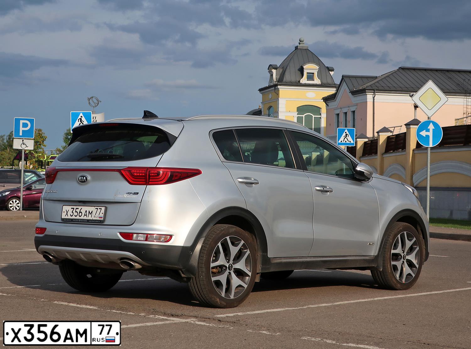 Фото автомобиля VOLKSWAGEN TIGUAN, 2012 — госномер С631ТЕ62. Цвет: ВИШНЕВО-КРАСНЫЙ