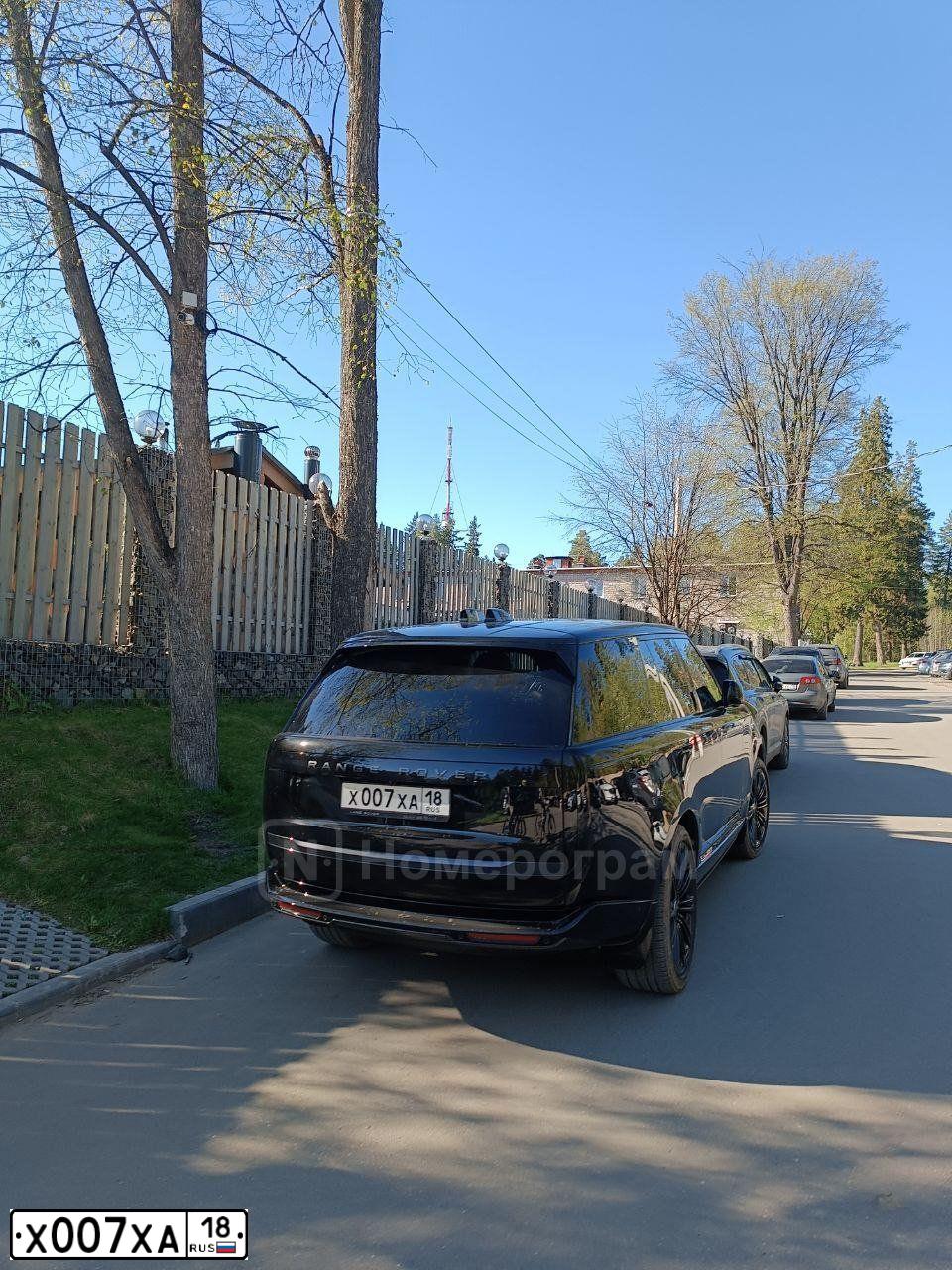 Фото автомобиля MAZ 4370 /4X2/, 2005 — госномер Х007ХА18. Цвет: БЕЛЫЙ