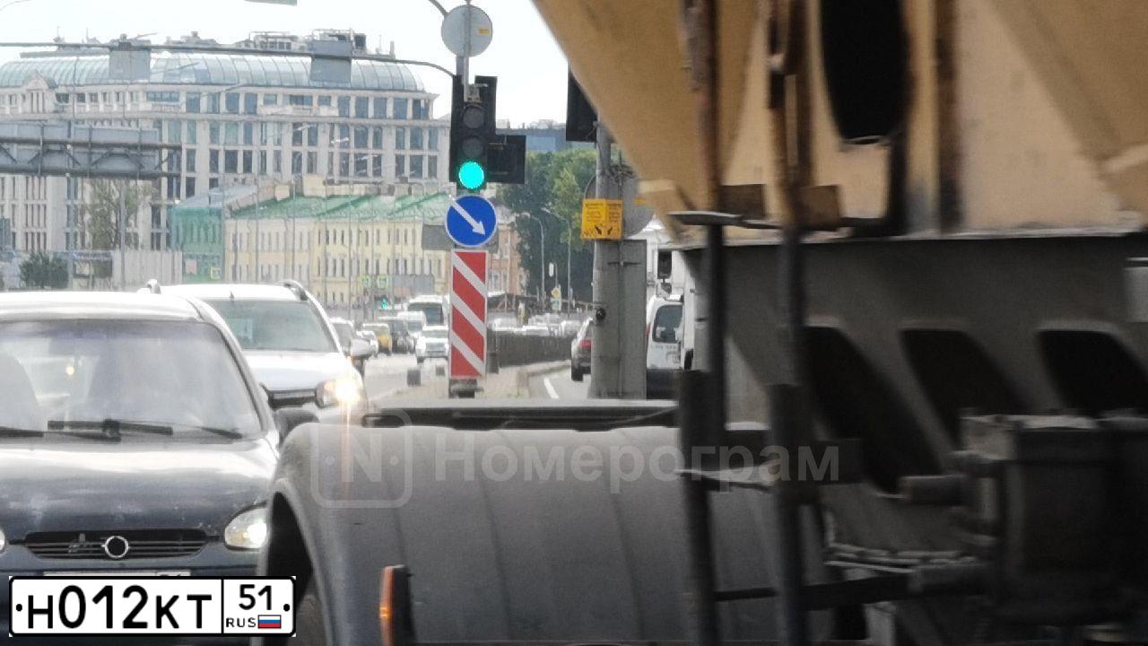 Фото автомобиля OPEL CORSA, 2000 — госномер Т270РУ198. Цвет: ЧЕРНЫЙ