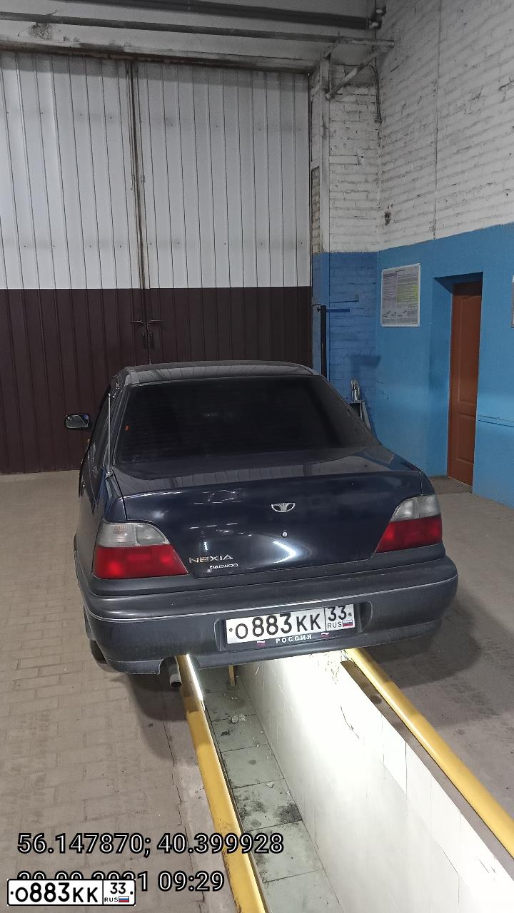 Фото автомобиля DAEWOO NEXIA, 2000 — госномер О883КК33. Цвет: ТЕМНО-СИНИЙ