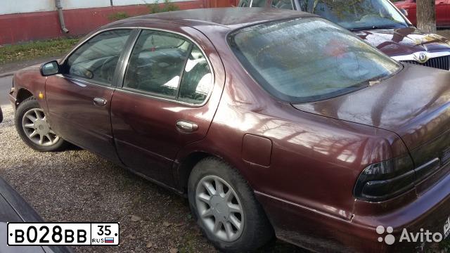 Фото автомобиля NISSAN MAXIMA, 1997 — госномер В028ВВ35. Цвет: ВИШНЕВЫЙ