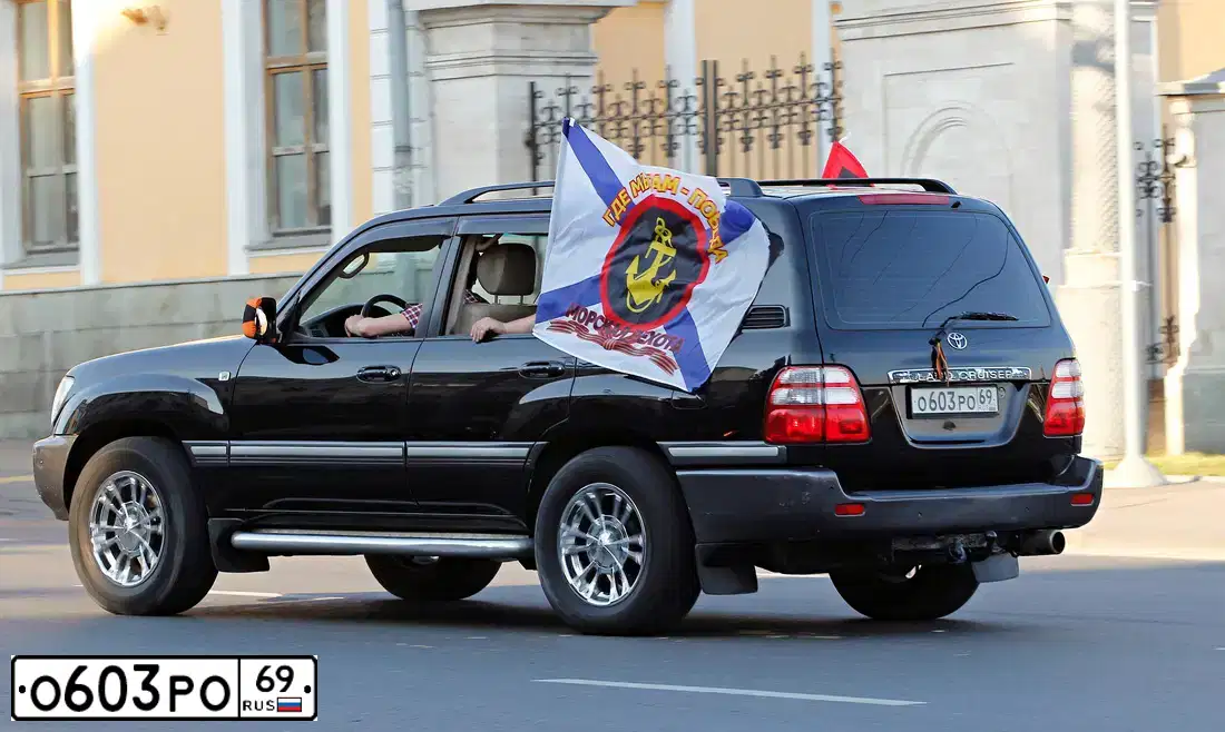 Фото автомобиля TOYOTA LANDCRUISER, 2003 — госномер О603РО69. Цвет: ЧЕРНЫЙ