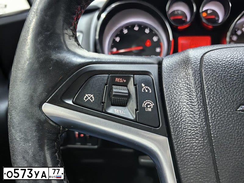 Фото автомобиля OPEL P-J ASTRA, 2013 — госномер О088ОС32. Цвет: Серый