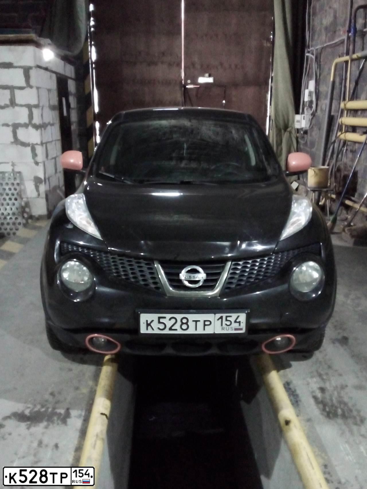 Фото автомобиля NISSAN JUKE, 2014 — госномер К528ТР154. Цвет: ЧЕРНЫЙ