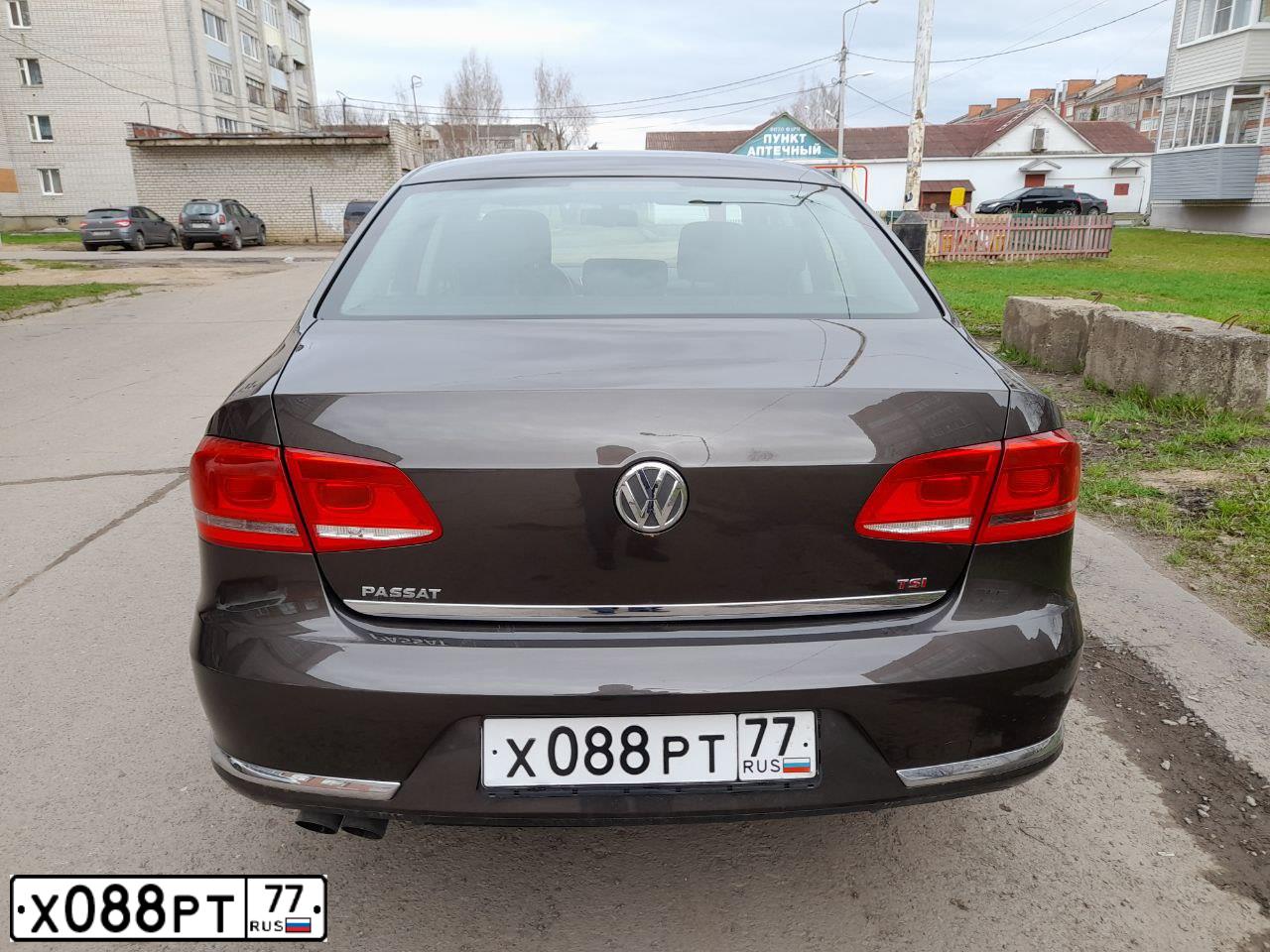 Фото автомобиля VOLKSWAGEN PASSAT, 2012 — госномер А735ЕС76. Цвет: Коричневый