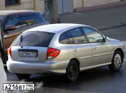 Фото автомобиля KIA RIO, 2002 — госномер А216ВТ190. Цвет: ПЕРЛАМ-СЕРЕБРИСТЫЙ