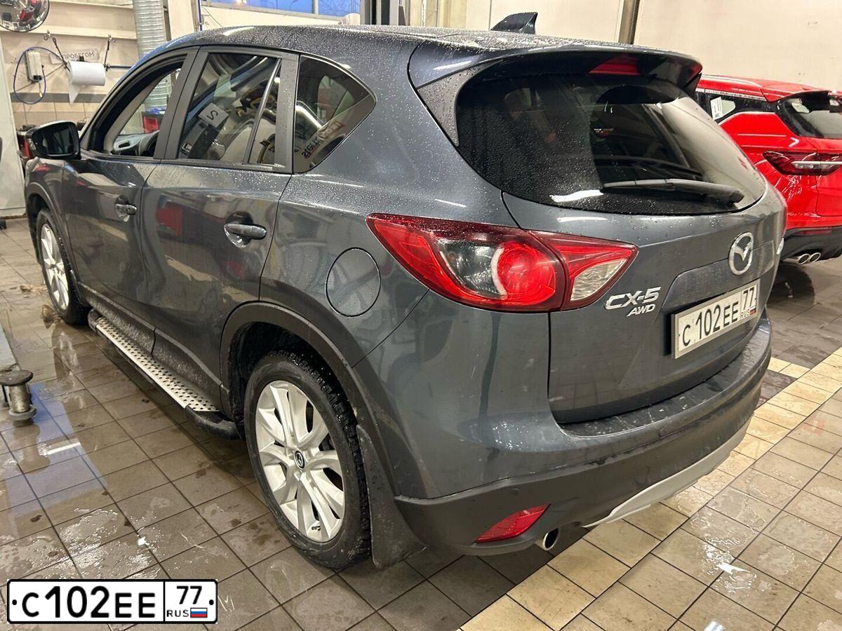 Фото автомобиля MAZDA CX-5, 2013 — госномер С102ЕЕ77. Цвет: СЕРЫЙ