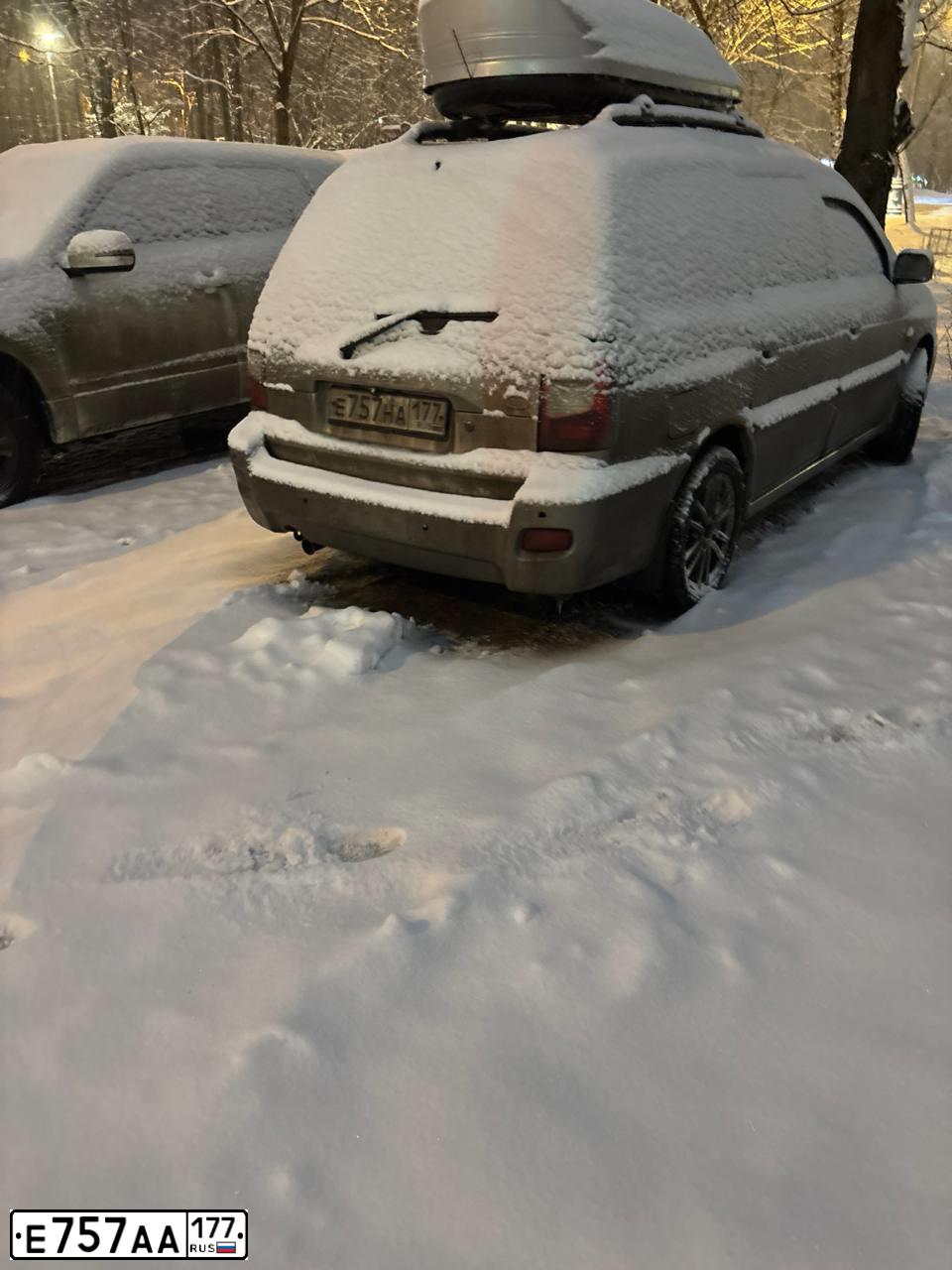 Фото автомобиля LADA 2113 SAMARA, 2005 — госномер А990СА152. Цвет: Серебристо-бежевый металлик