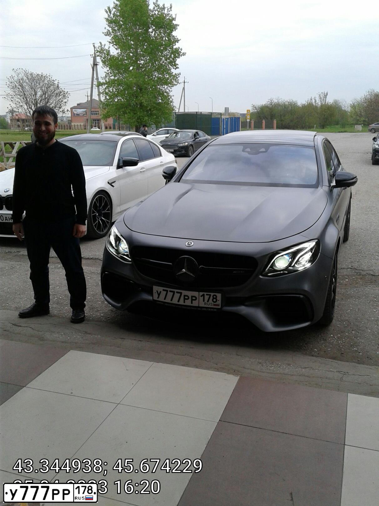 Фото автомобиля MERCEDES E-KLASSE, 2019 — госномер Р790НМ797. Цвет: СЕРЫЙ
