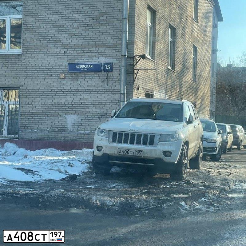 Фото автомобиля JEEP GRAND CHEROKEE, 2012 — госномер А408СТ197. Цвет: БЕЛЫЙ
