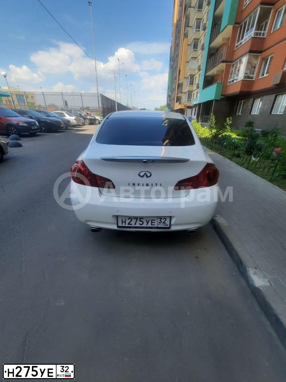 Фото автомобиля INFINITI G, 2011 — госномер С078МЕ777. Цвет: Белый
