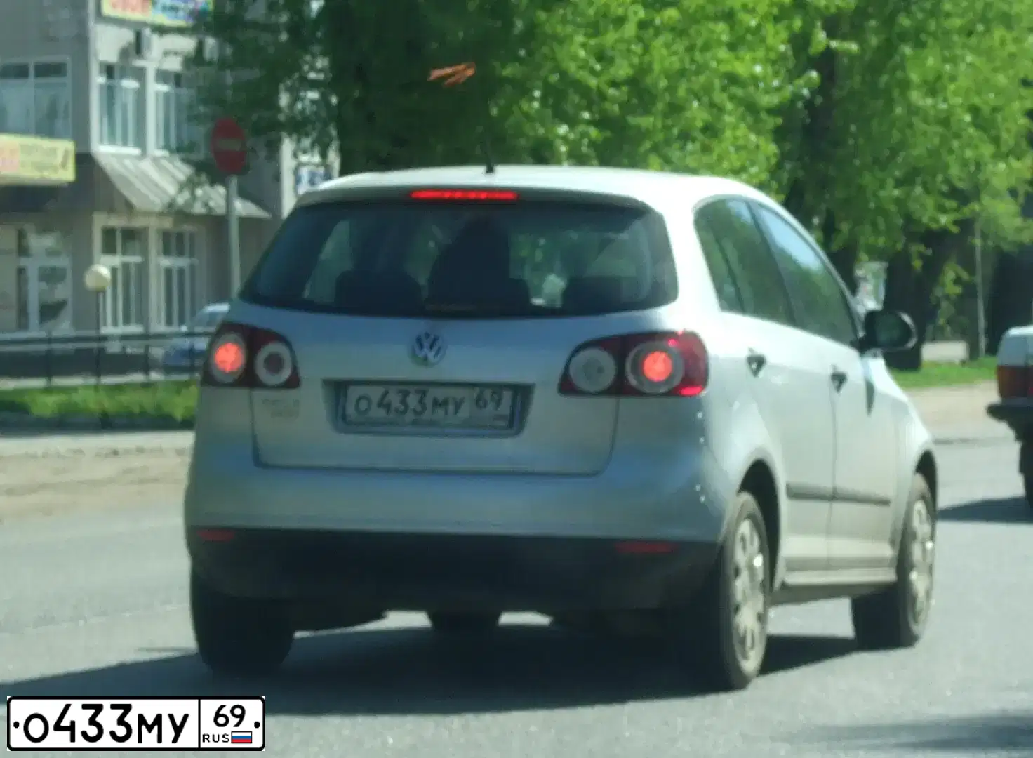Фото автомобиля VOLKSWAGEN GOLF PLUS, 2008 — госномер О433МУ69. Цвет: СЕРЕБРИСТЫЙ