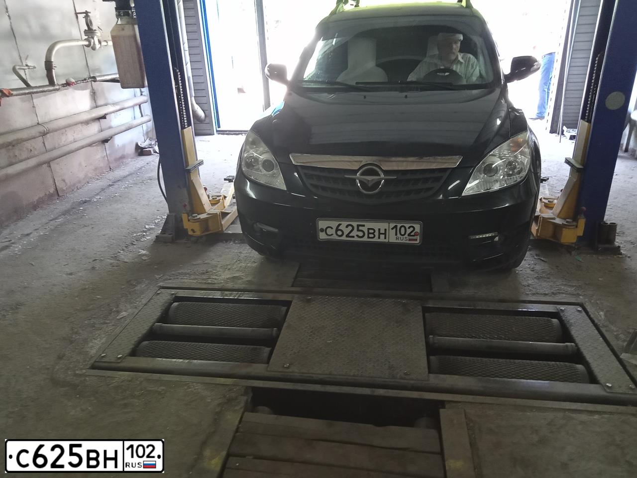 Фото автомобиля HAIMA 7, 2013 — госномер М281АУ702. Цвет: ЧЕРНЫЙ