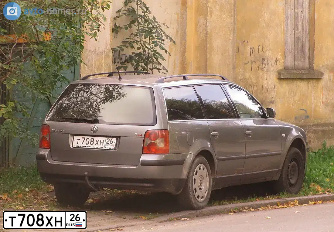 Фото автомобиля VOLKSWAGEN PASSAT, 2002 — госномер Т503КЕ39. Цвет: СЕРЫЙ