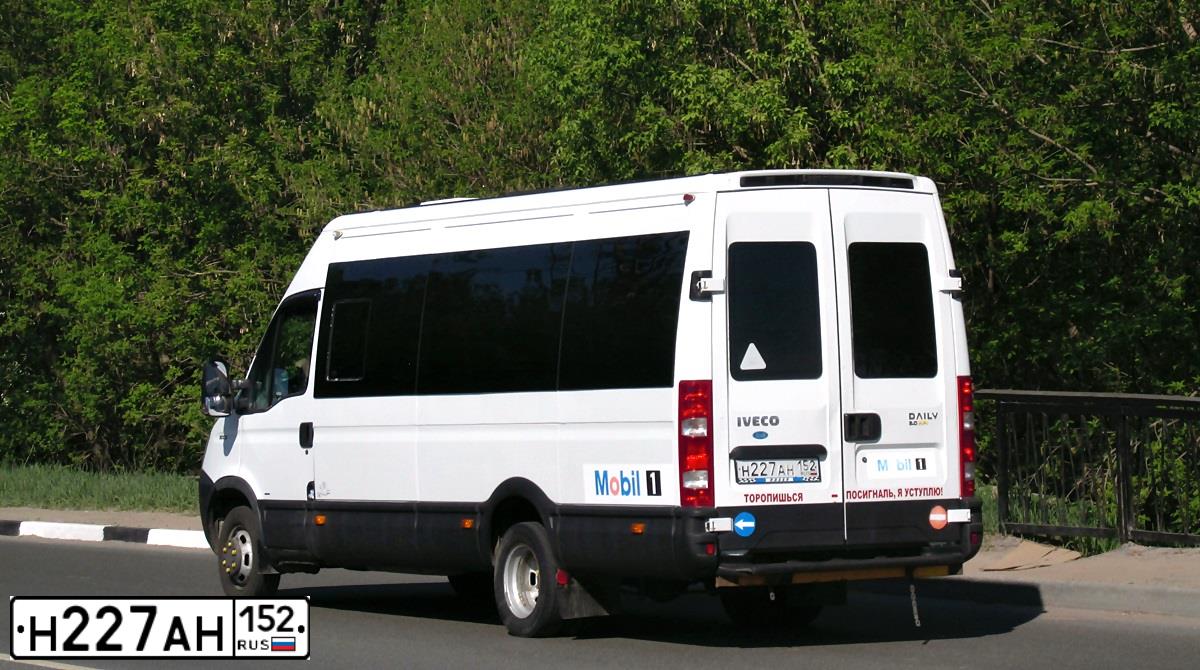 Фото автомобиля IVECO DAILY, 2010 — госномер В745СР152. Цвет: Белый