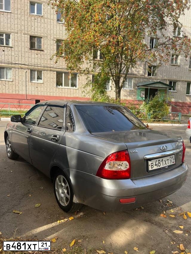 Фото автомобиля LADA 2170 PRIORA, 2008 — госномер В481ХТ21. Цвет: СЕРО-ЗЕЛЕНЫЙ