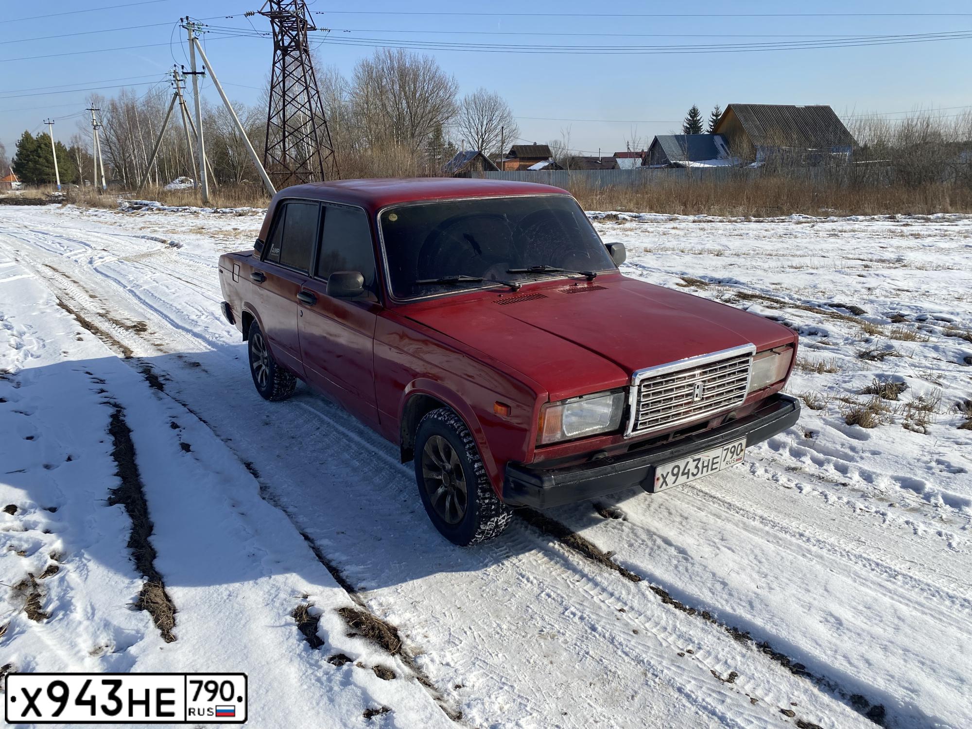 Фото автомобиля LADA 2107 LADA, 2003 — госномер Х943НЕ790. Цвет: ВИШНЕВЫЙ