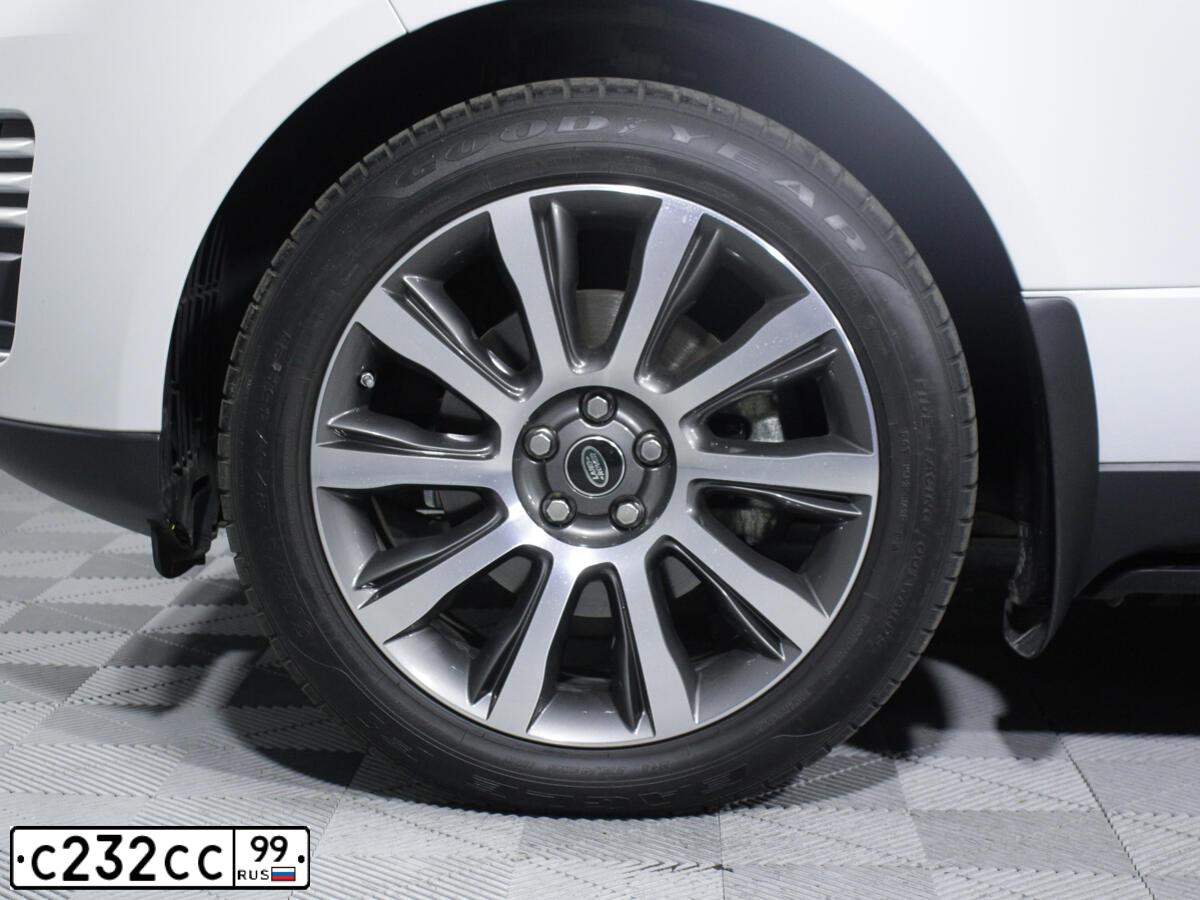 Фото автомобиля LANDROVER RANGE ROVER, 2019 — госномер М361НА797. Цвет: БЕЛЫЙ