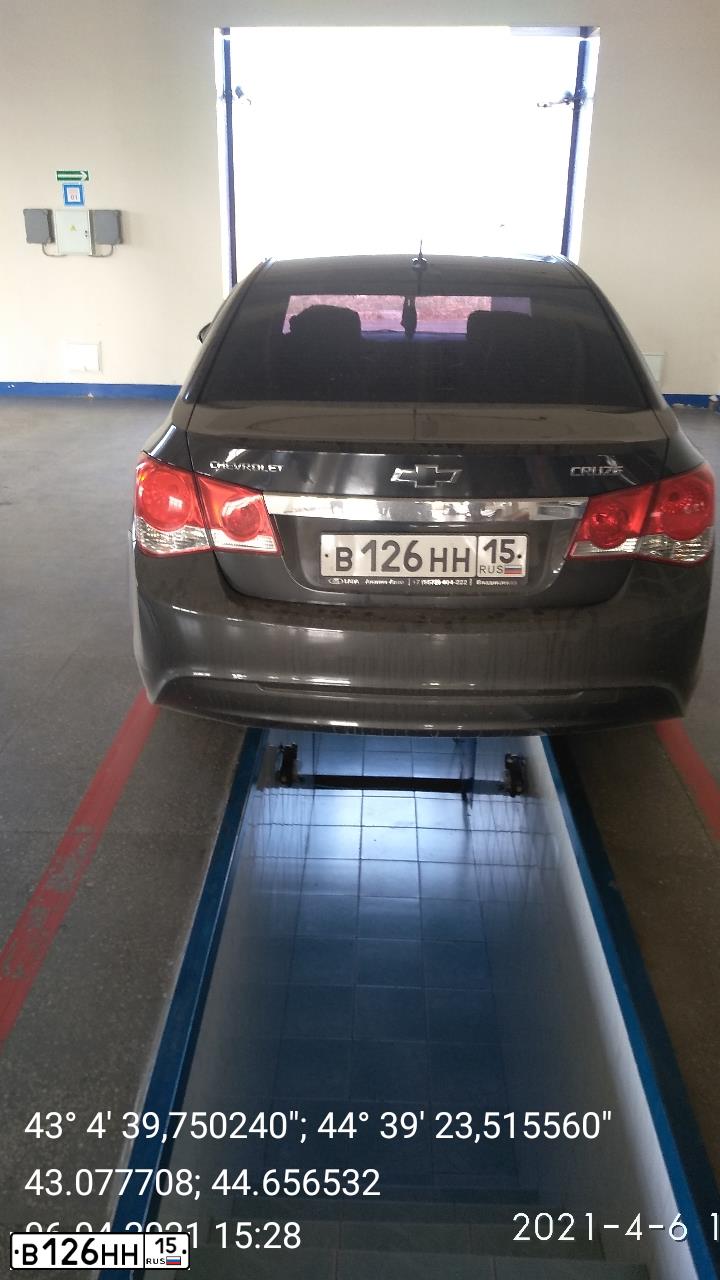 Фото автомобиля CHEVROLET CRUZE, 2014 — госномер В126НН15. Цвет: ЧЕРНЫЙ МЕТАЛЛИК