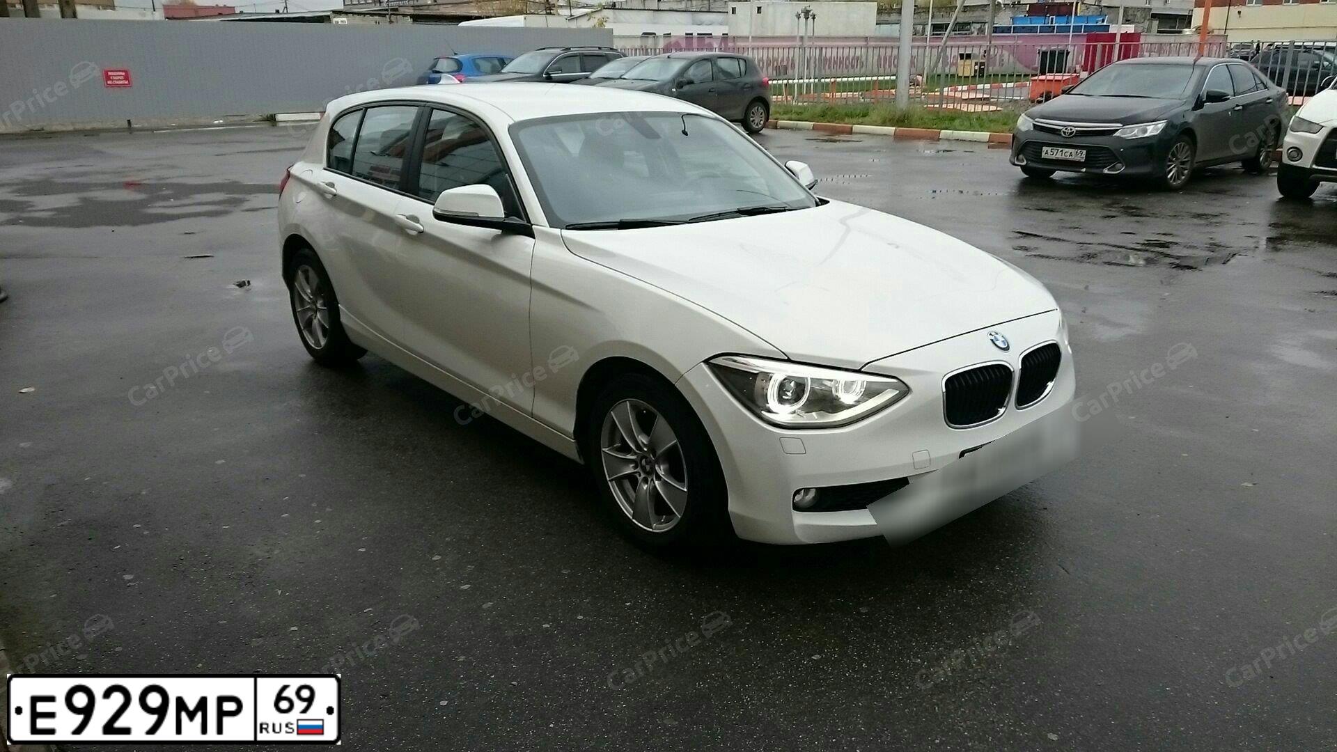 Фото автомобиля BMW W SERIE 1, 2012 — госномер Р527ВЕ180. Цвет: Белый