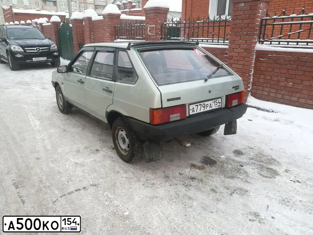 Фото автомобиля MERCEDES E-KLASSE, 2003 — госномер Н829КН142. Цвет: СЕРЕБРИСТЫЙ ЧЕРНЫЙ