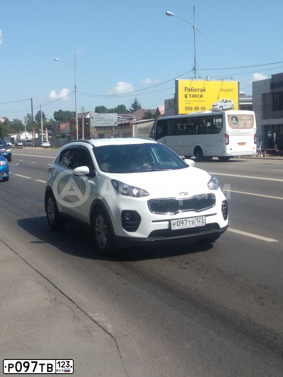 Фото автомобиля KIA SPORTAGE, 2017 — госномер Р097ТВ123. Цвет: БЕЛЫЙ