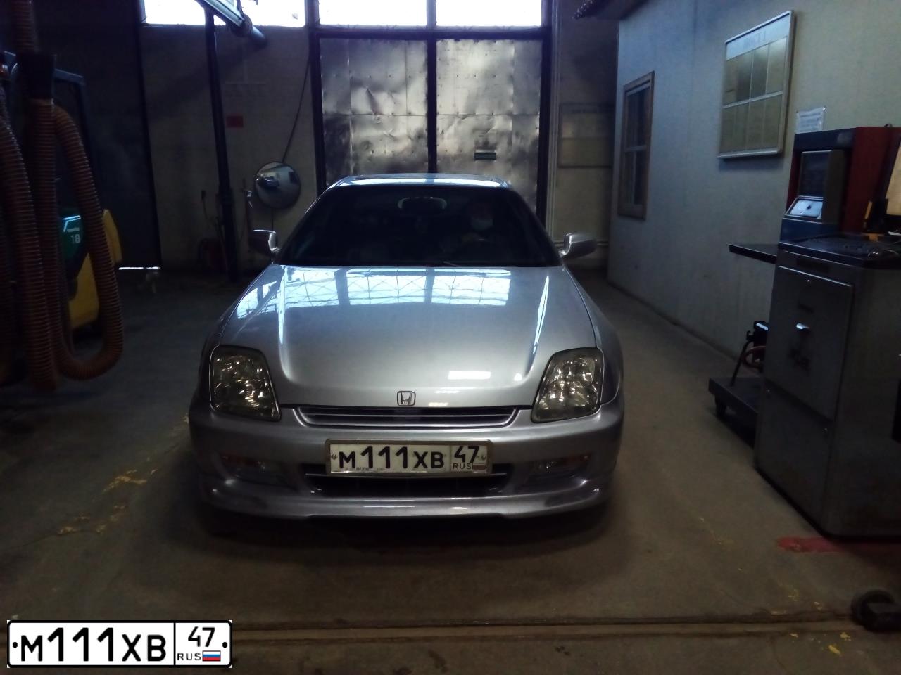 Фото автомобиля HONDA PRELUDE, 1998 — госномер М111ХВ47. Цвет: СЕРЕБРИСТЫЙ