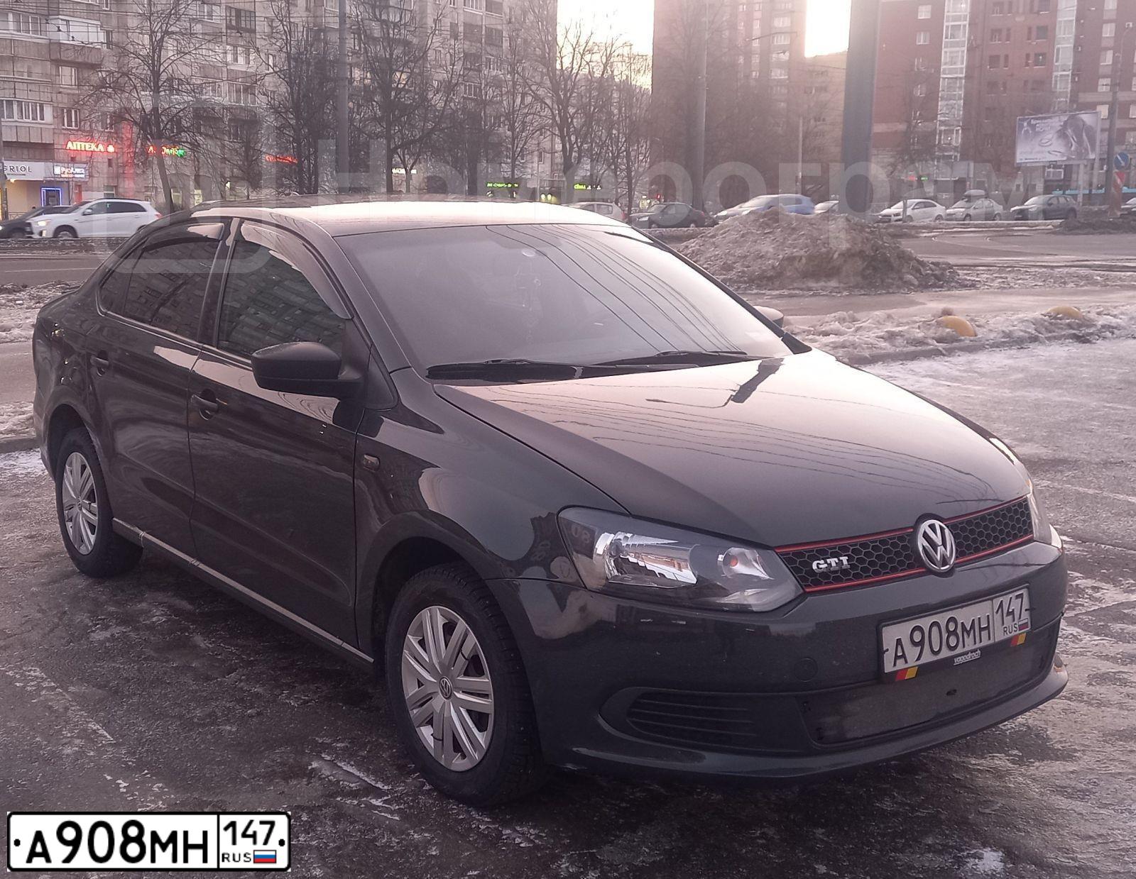Фото автомобиля VOLKSWAGEN POLO, 2014 — госномер Р473КР178. Цвет: СЕРЫЙ