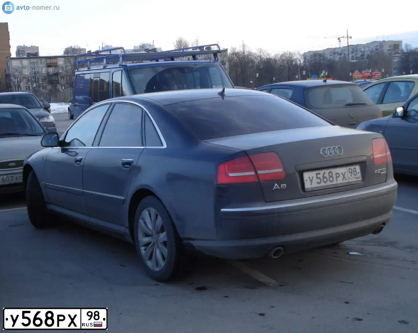 Фото автомобиля AUDI A8, 2008 — госномер У568РХ98. Цвет: ТЕМНО КОРИЧНЕВЫЙ