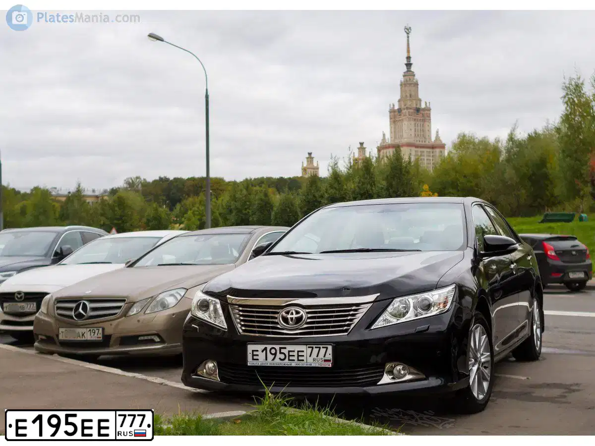 Фото автомобиля ТОЙОТА CAMRY, 2014 — госномер К826ТЕ134. Цвет: ЧЕРНЫЙ