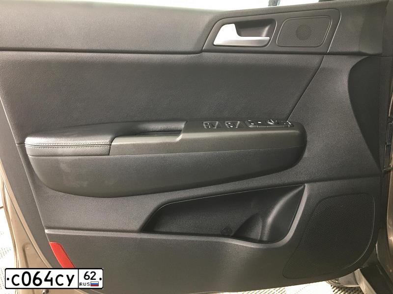 Фото автомобиля KIA SPORTAGE, 2018 — госномер О323ТТ62. Цвет: Коричневый