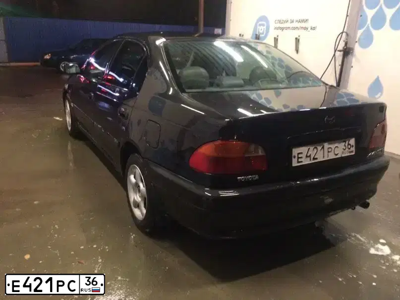 Фото автомобиля TOYOTA AVENSIS, 1999 — госномер О559ВК193. Цвет: ЧЕРНЫЙ