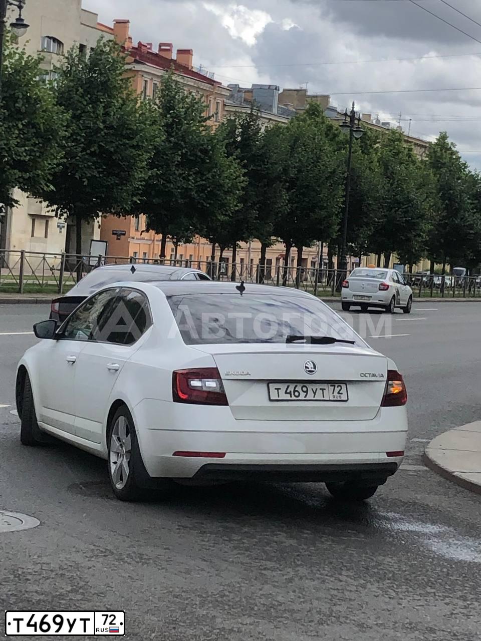 Фото автомобиля SKODA OCTAVIA, 2017 — госномер О837ЕХ76. Цвет: Белый