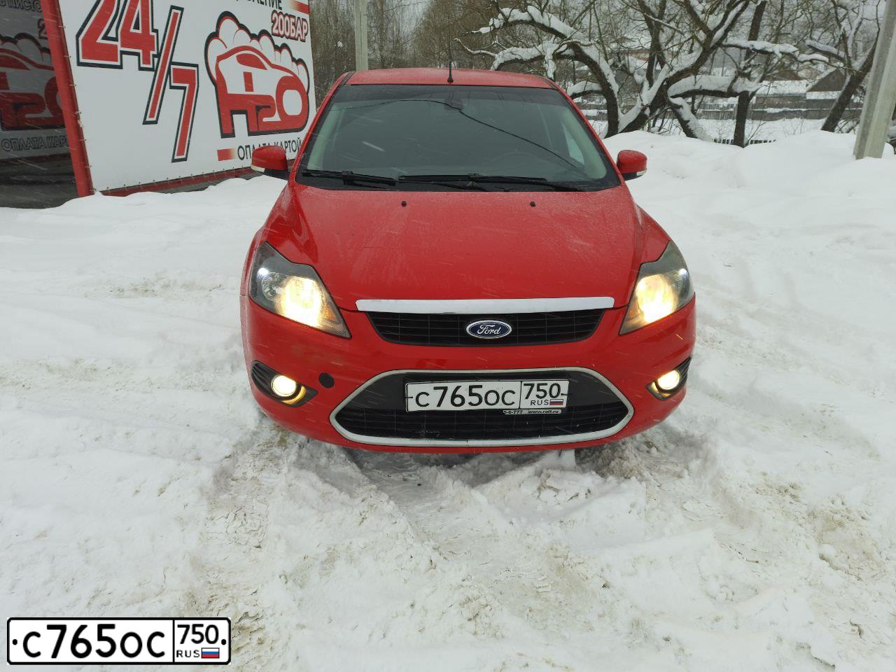 Фото автомобиля FORD FOCUS, 2008 — госномер У564ОЕ152. Цвет: Красный