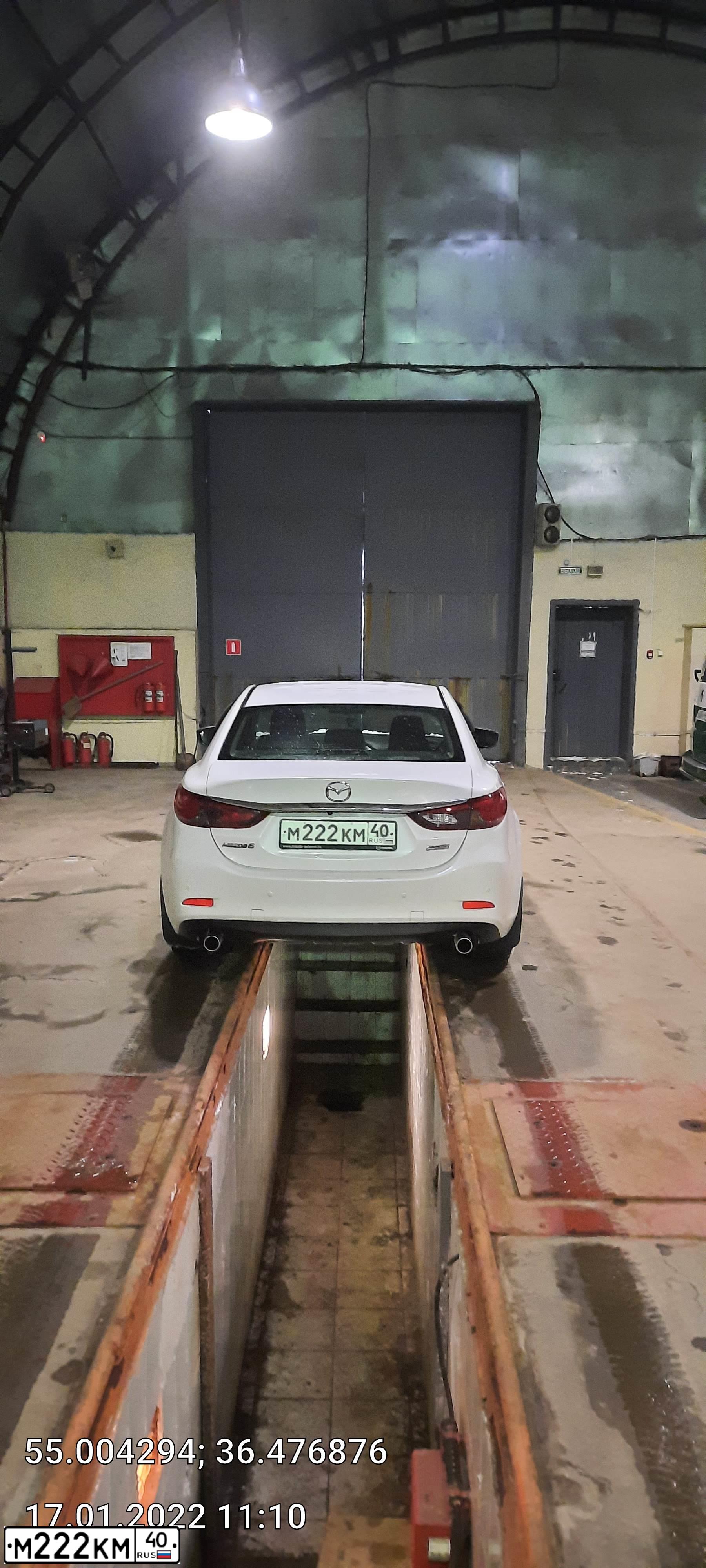 Фото автомобиля LADA 2112 LADA, 2005 — госномер М222КМ40. Цвет: СЕРЕБРИСТО-ТЕМНО-СИНИЙ
